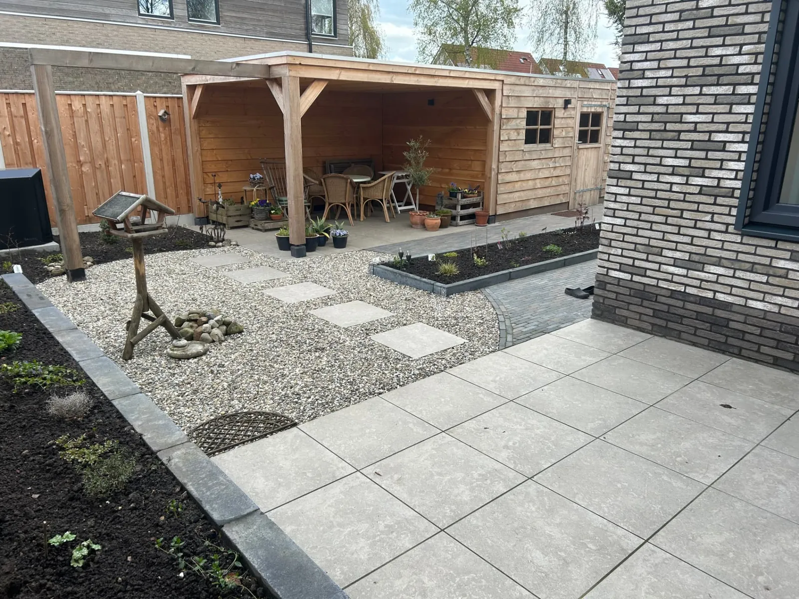 Bestrating, schutting en hekwerk — foto 2