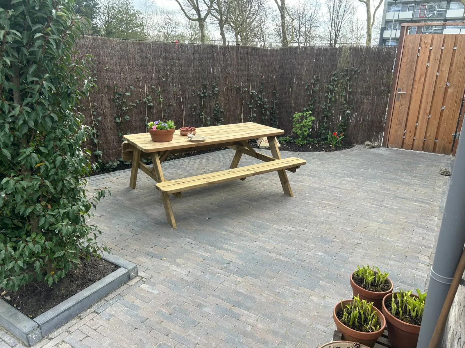 Bestrating, schutting en hekwerk — foto 3