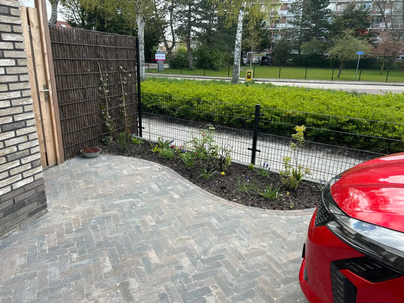Bestrating, schutting en hekwerk — foto 6