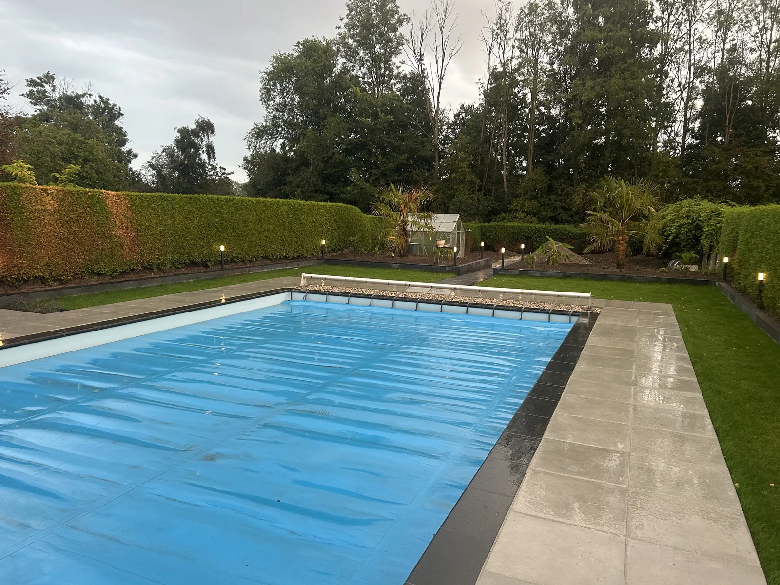 Zwembadtuin met overkapping — foto 6